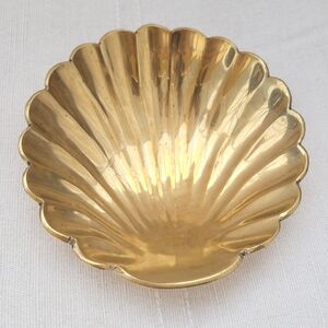 Vintage Solid Brass Footed Shell Jewelry Trinket Candy Dish